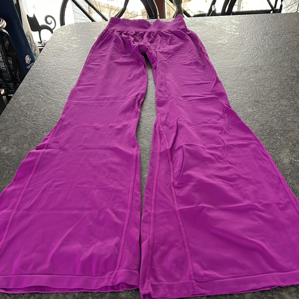 Free People Good Karma Flare Leggings in Vivid Violet BNWOT